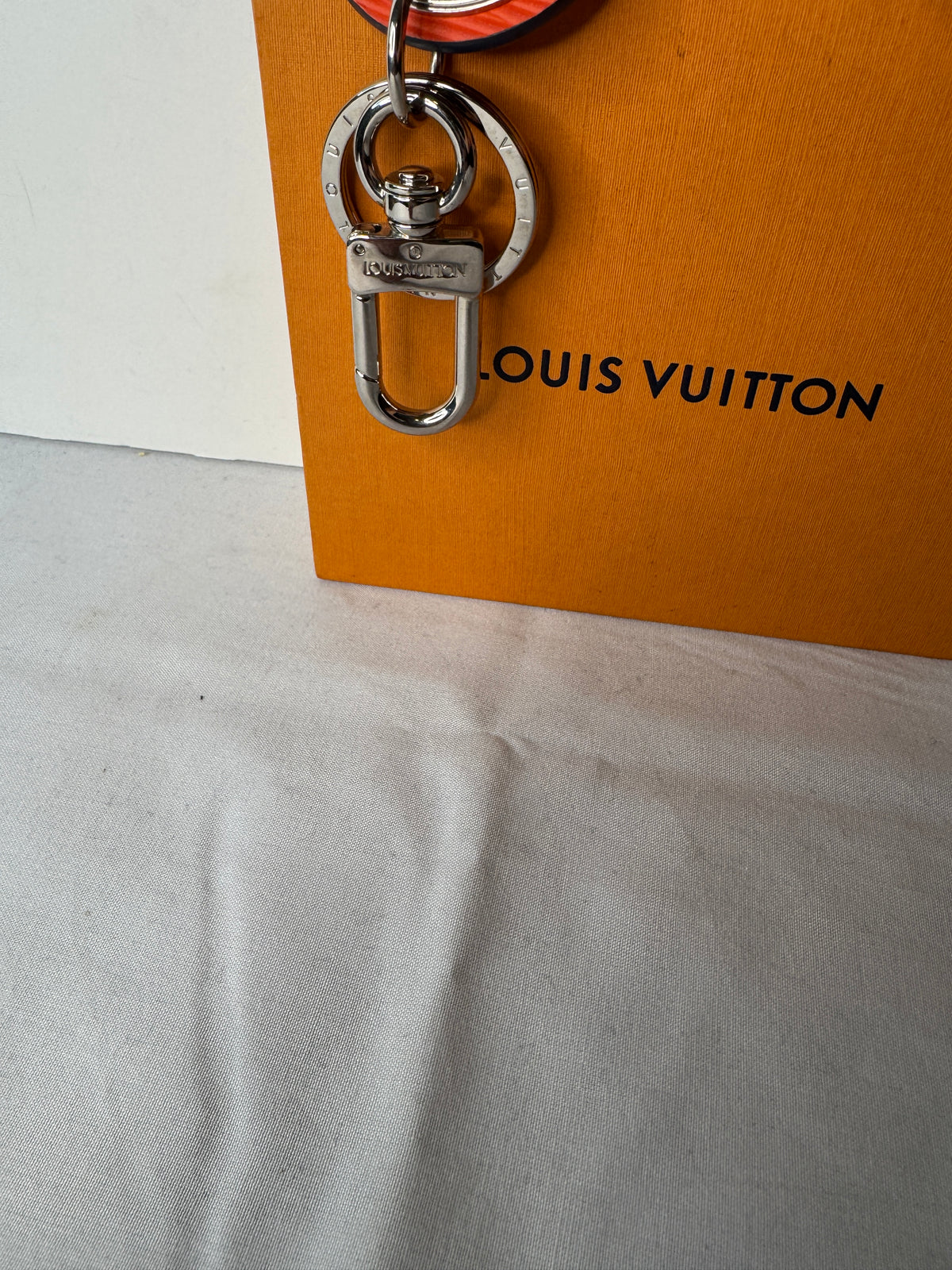 Louis Vuitton LV Circle Keychain & Bag Charm – Orange