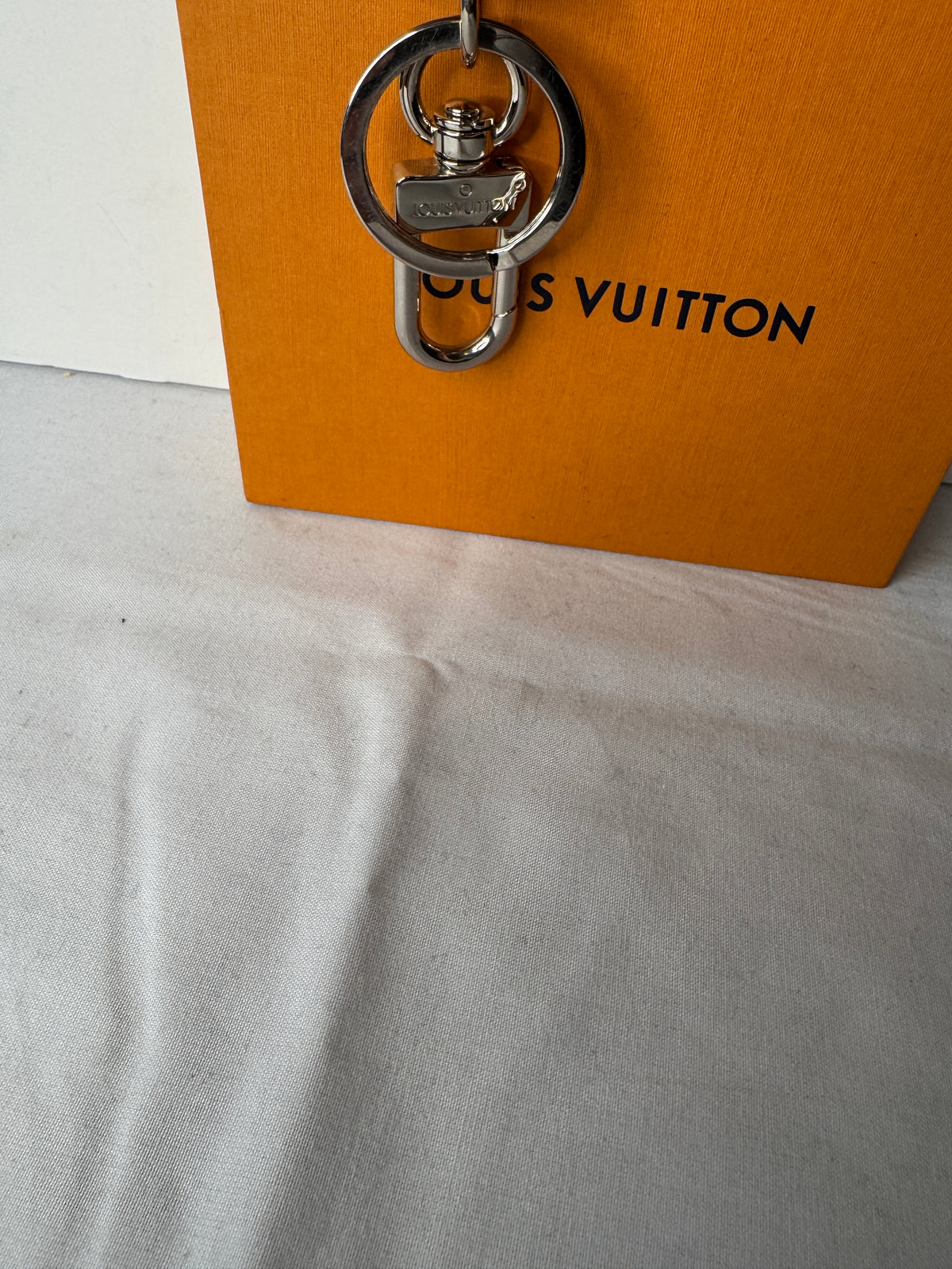 Louis Vuitton LV Circle Keychain & Bag Charm – Orange