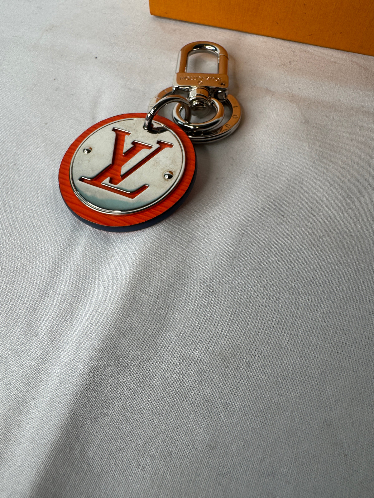 Louis Vuitton LV Circle Keychain & Bag Charm – Orange
