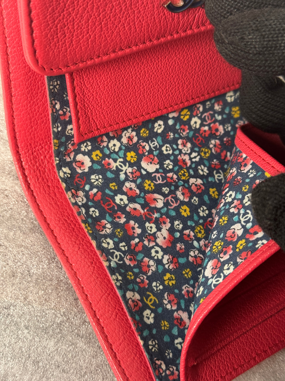 Folded wallet side profile